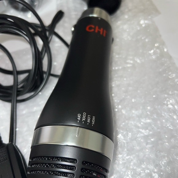 CHI Volumizer 4-in-1 Blowout Brush - Picture 2 of 16